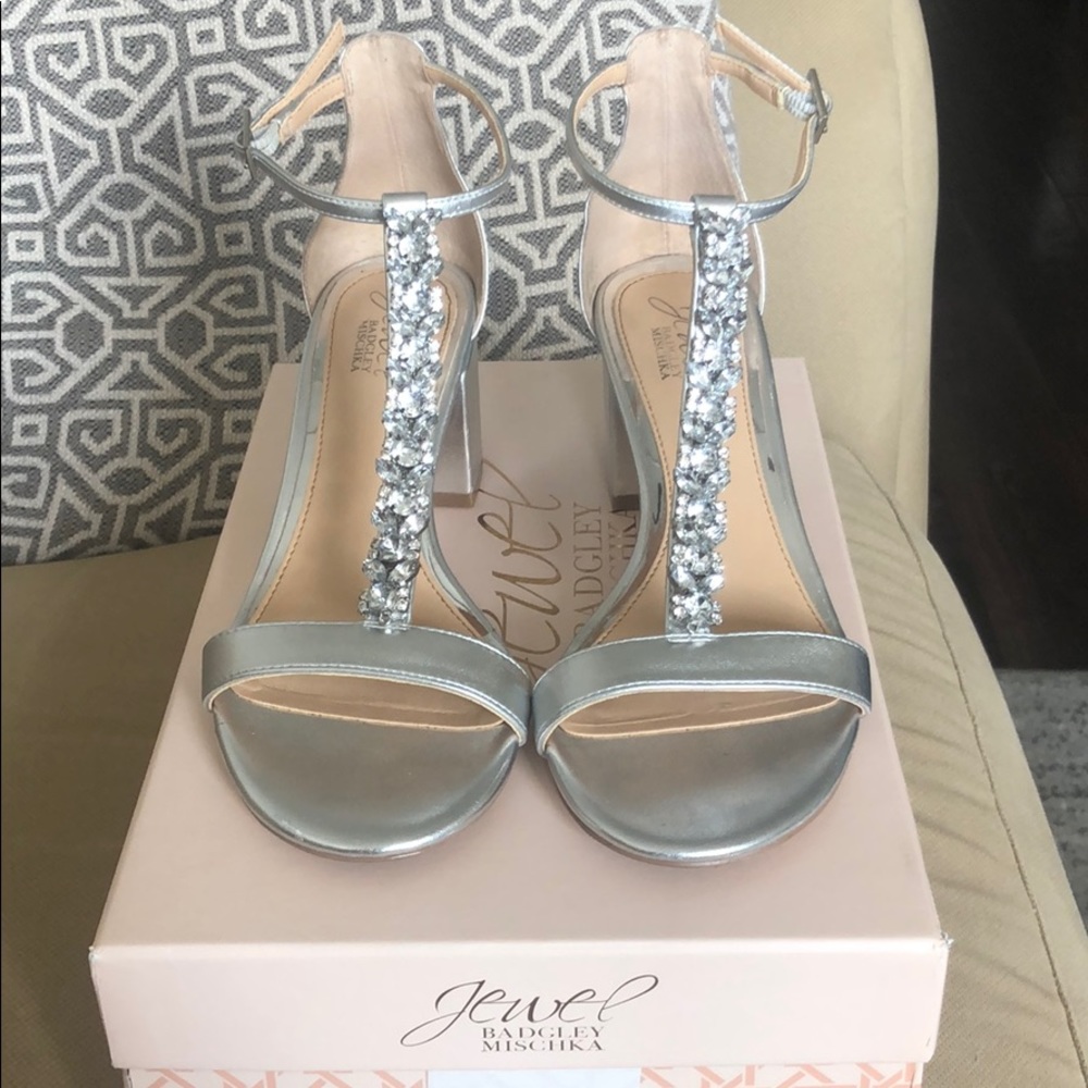 👰🏼👰🏼JEWEL Badgley Mischka bridal shoes! 🌟👰🏼